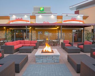 Holiday Inn Little Rock-Airport-Conf Ctr By IHG - ליטל רוק - פטיו