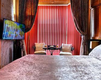 The Mirador Boutique Town House - Swansea - Bedroom