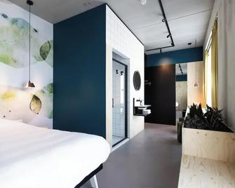 hotel Moloko -just a room- sleep&shower-digital key by SMS - Enschede - Bedroom