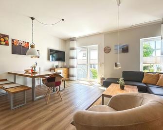 Landidyll Elmenhorst Wohnung 02 - Hohen Schönberg - Huiskamer