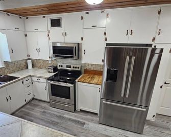 Gorgeous 4-bedroom house in charming Clifton - Clifton - Cocina