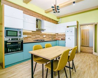 Porto Pizza Luxury Apartment - Bakoe - Keuken
