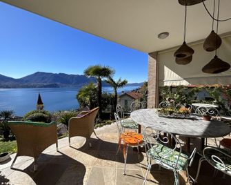 Villa near Lake with Panoramic Views - Oggebbio - Balcony