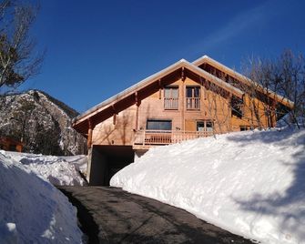 Authentic, cosy chalet for an ideal family holiday - Briançon - Bâtiment