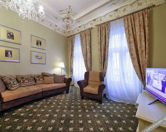 Alisa Hotel - Carlsbad - Living room
