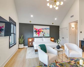 Walk to Shops & Restaurants: Chic Galveston Studio - Galveston - Bedroom