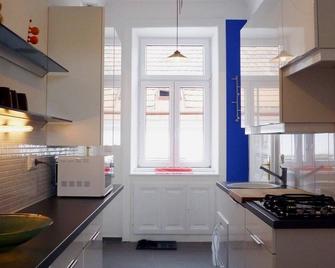 Apartments Maximillian - Vienna - Kitchen
