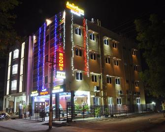 Hotel Amirtham Inn - Palani - Edificio