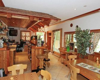 Modern Chalet in Saas-balen With Garden - Saas-Balen - Restaurant