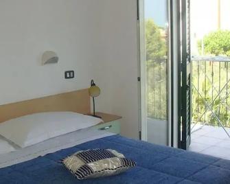 Residence e B&B La Cappella Del Convento - Rodi Garganico - Habitación