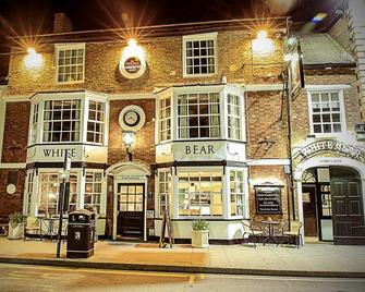 The White Bear - Shipston-on-Stour - Building