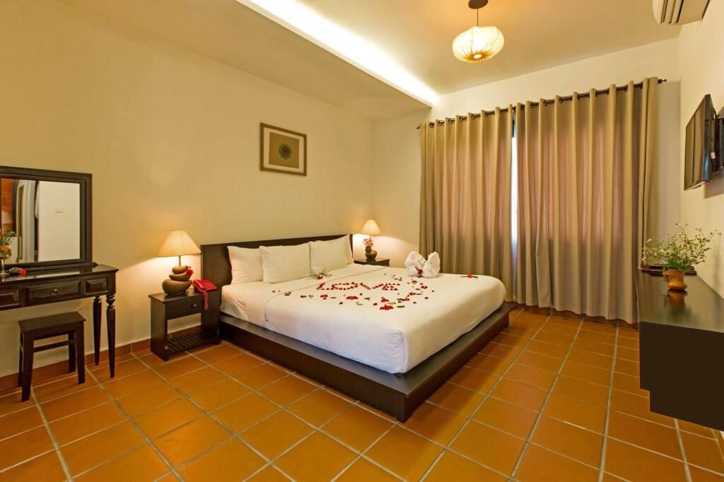 إيست ويست فيلا