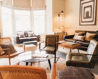 Hotel Vara - Truro - Oleskelutila