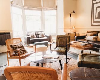 Hotel Vara - Truro - Oleskelutila