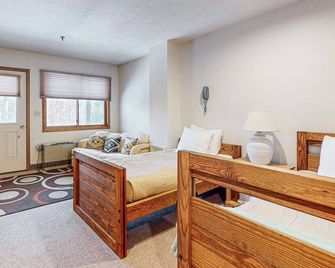 Dog-Friendly Slopeside Condo - Walk to Slopes - Fireplace, Firepit & WiFi - Newry - Bedroom