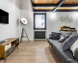Ponte Milvio Luxury House - Rome - Living room