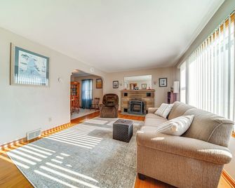 1 Mi to Lake Erie: Ashtabula Hideaway! - Ashtabula