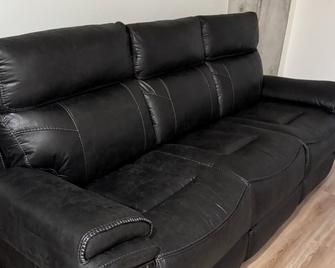 Cozy 1-bedroom with fitness room, WiFi in awesome Sacramento - Sacramento - Wohnzimmer