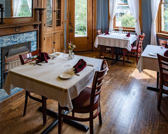Elk River Hotel - Sutton - Restaurante