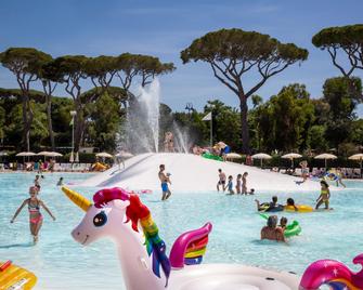 hu Park Albatros Village - Piombino - Zwembad