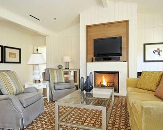 Charming Private Villa - Menlo Park - Living room
