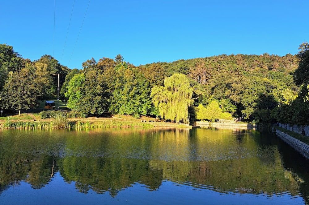 Nomad Hotel & Glamping - Eger - Outdoors view