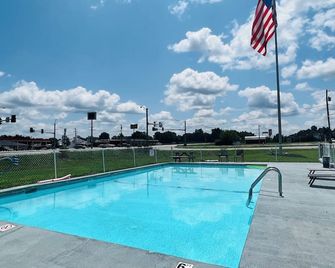 Country Inn - Licking - Licking - Pool