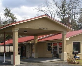 Executive Inn - Rocky Top - Edificio