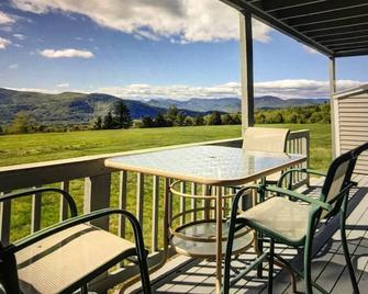 Updated 3 Bedroom, 2 Bath Condo with Beautiful Mountain Views - Intervale - Balkon