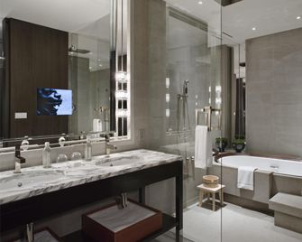 Park Hyatt Shanghai - Shangai - Baño