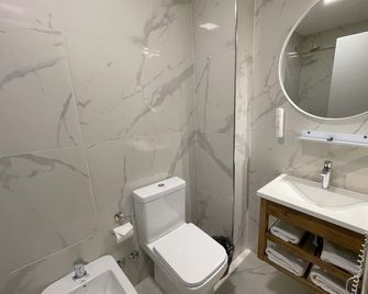 Hotel 8 de Octubre - Buenos Aires - Bad