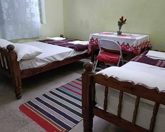 Delightful 3-bedroom house in Ponnampet ,Kodagu with beautiful nature around. - Ponnampet