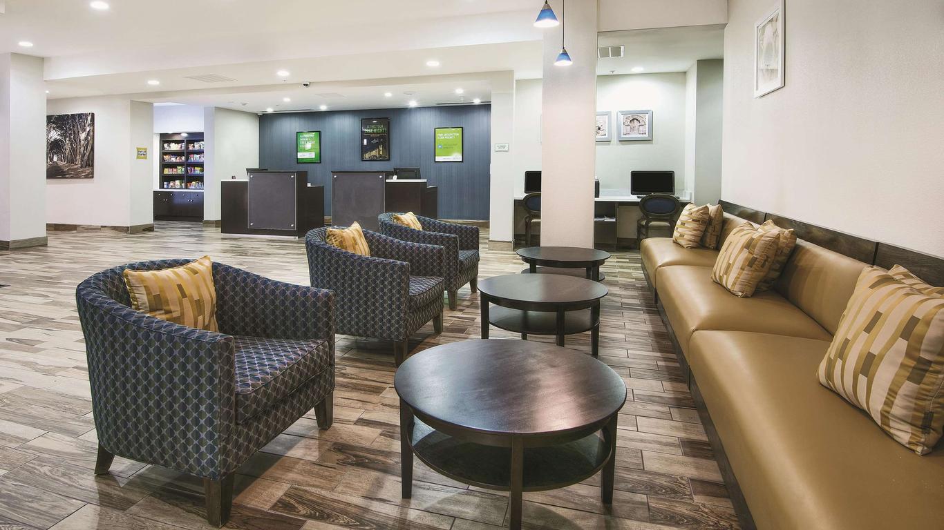 La Quinta Inn & Suites by Wyndham Karnes City - Kenedy