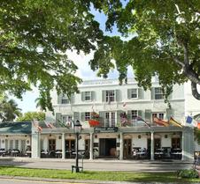 Riverside Hotel