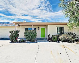 Movie Colony Oasis | Pool, Spa & Mountain Views | Near Downtown Palm Springs - Palm Springs - Gebäude