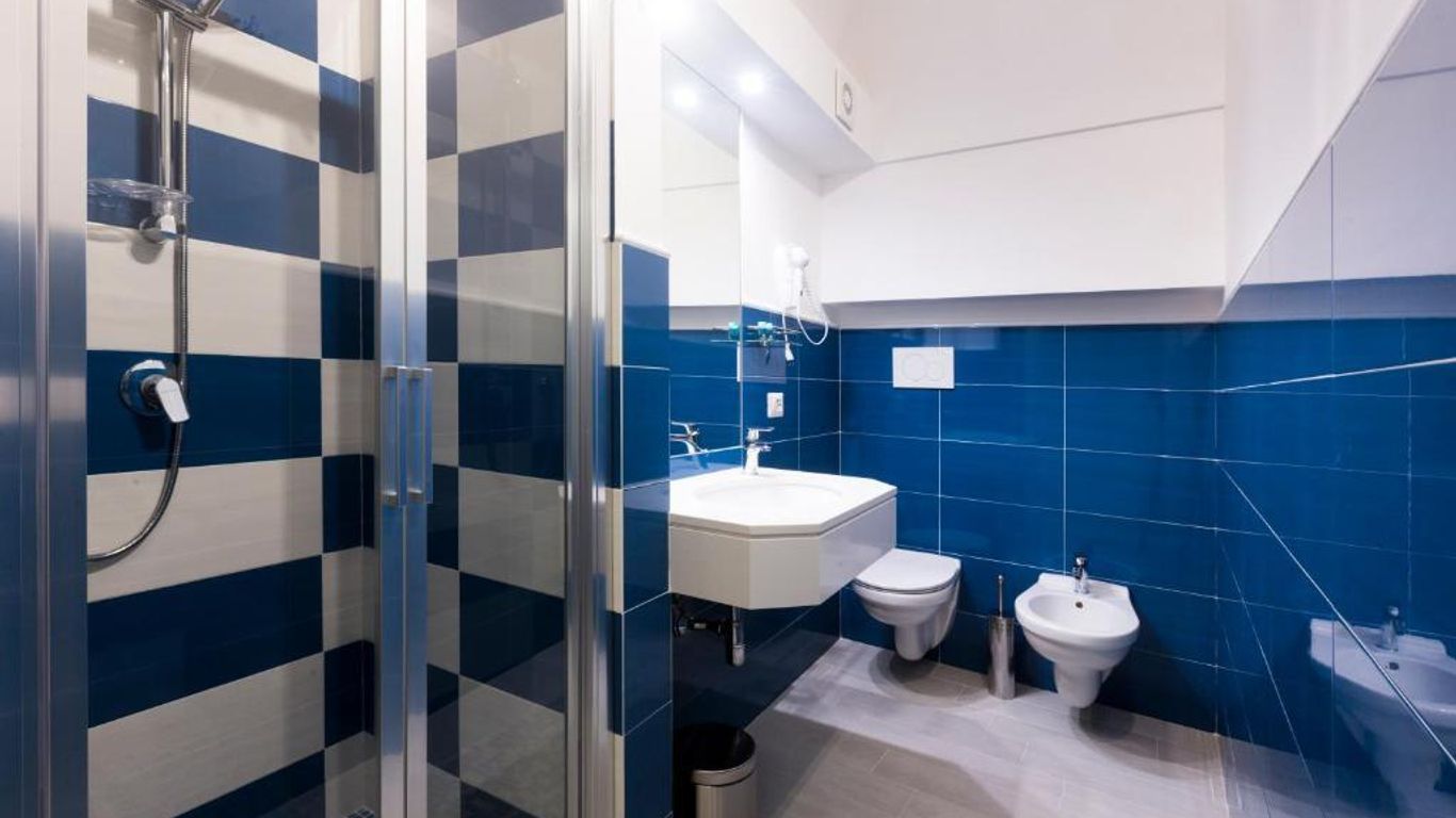 Holiday Sorrento Center