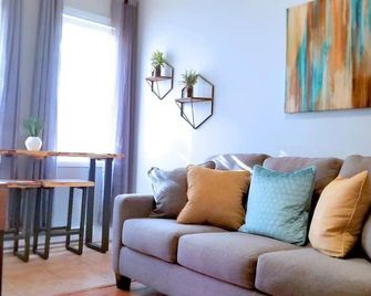 Pristine Harbour View Towers Exec Suite Coffee Parking - Saint John - Wohnzimmer
