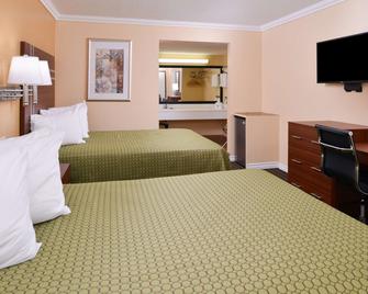Americas Best Value Inn Azusa Pasadena - Azusa - Bedroom