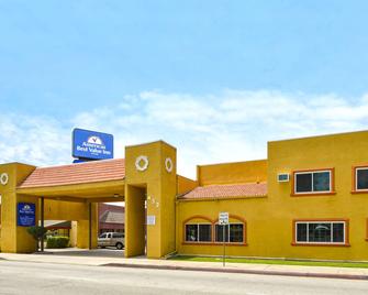 Americas Best Value Inn Azusa Pasadena - Azusa - Building