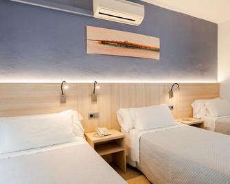 Eurohotel - Mahon - Camera da letto