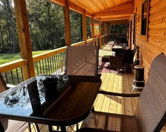 Welcome to our Lake Escape! - White Pine - Balcony