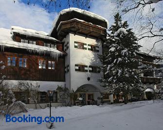 Romantikhotel Almtalhof - Grunau Im Almtal - Building