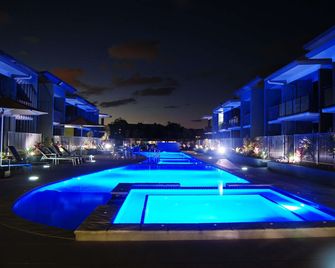 Ramada by Wyndham Hervey Bay - Hervey Bay - Pool