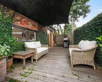 Peaceful 3 Bedroom Home in Somerville - Somerville - Patio