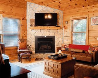 Take in Nature @ Whispering Woods, Secluded and Stylish - Hillsville - Sala de estar