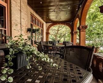 Vrooman Mansion Bloomington - Thành phố Bloomington - Hàng hiên