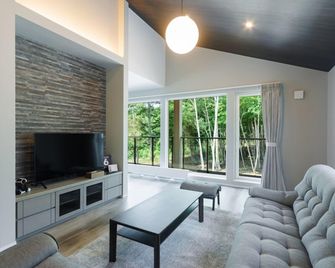 Lys Gracieux - Makkari - Living room