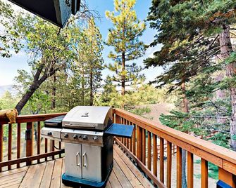 Spectacular mountain views, hot tub, sledding yard, bbq, fast wi-fi - Sugarloaf - Balcon