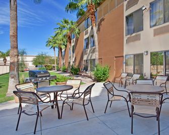 Holiday Inn Express Scottsdale North By IHG - Scottsdale - Patio
