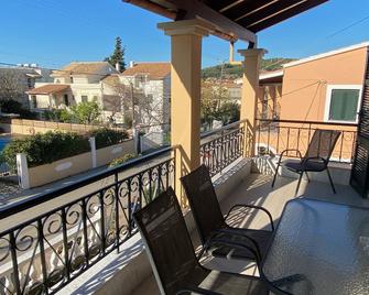 Nikos Cassiopeia - Kassiopi - Balcony